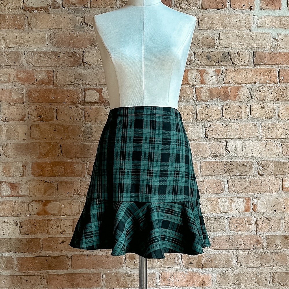BNWT Draper James Ruffle Hem Skirt in Blackwatch Plaid